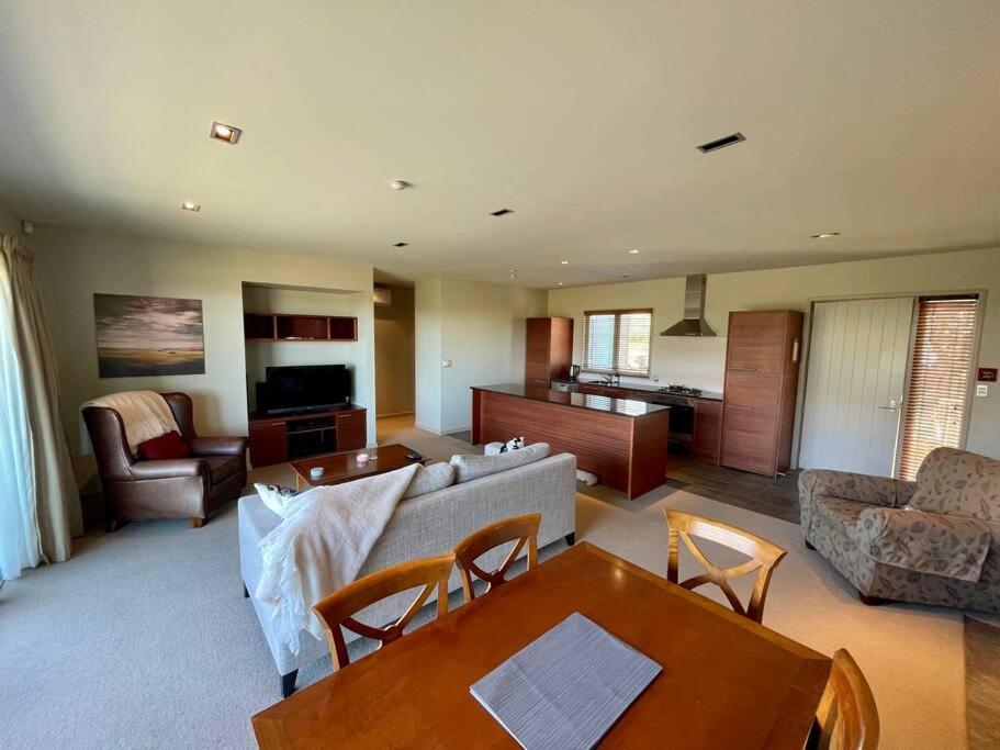 Terrace Downs 2 Bedroom Apartment Windwhistle Esterno foto